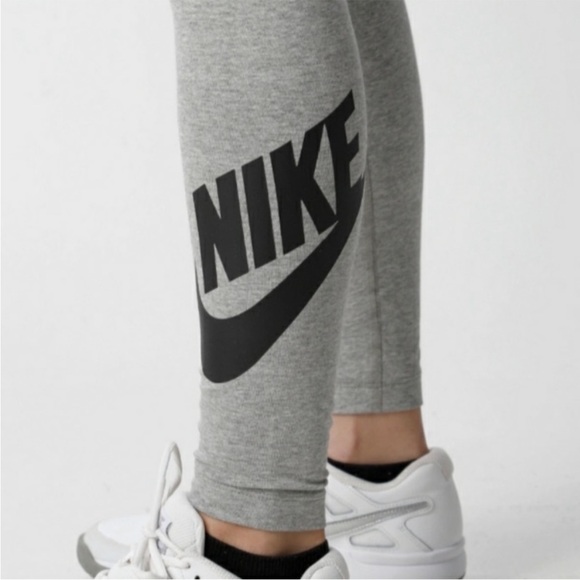 Nike Tights - Picture 3 of 10